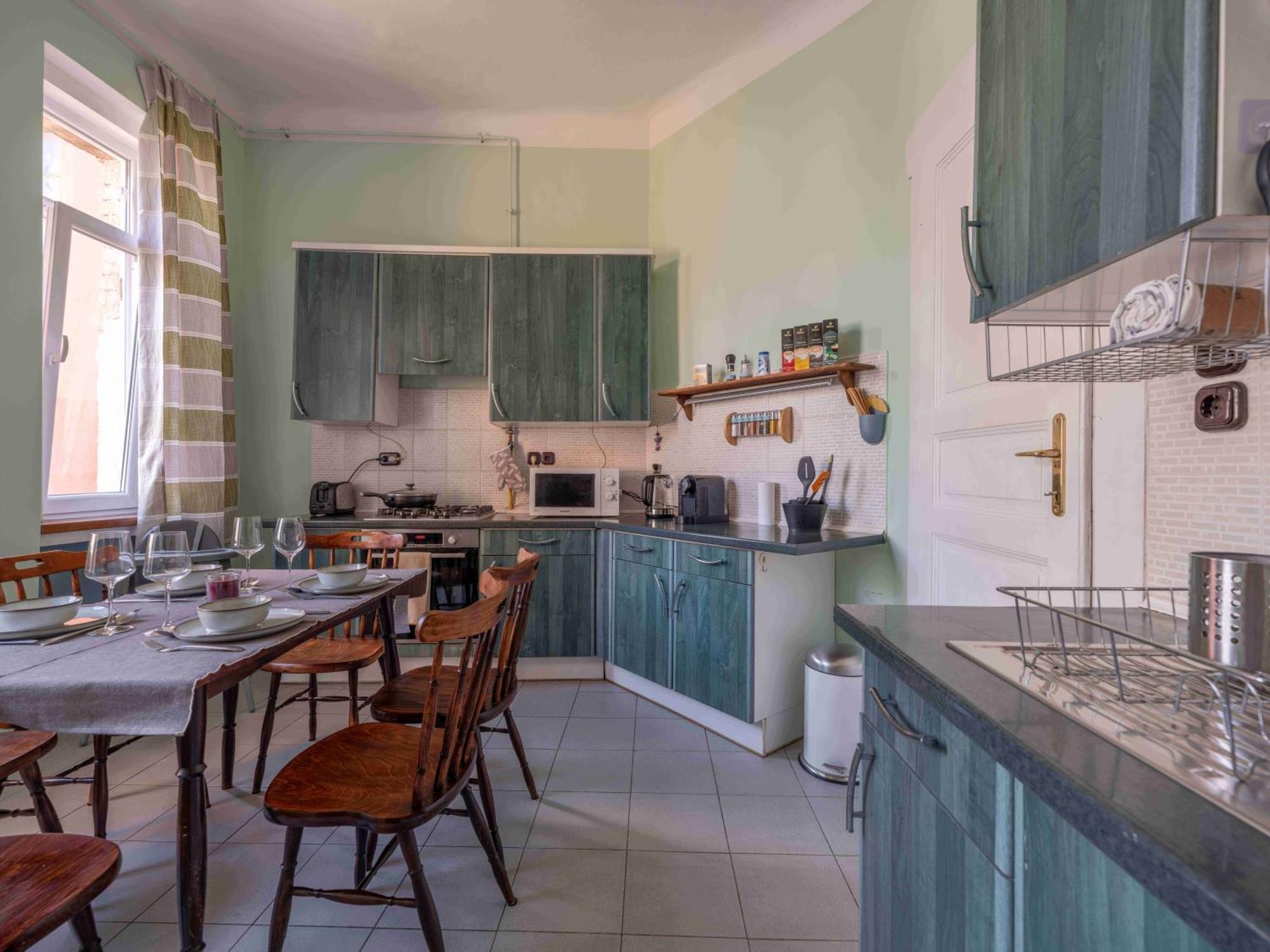 Pinnacle With Balcony Apartment Budapest