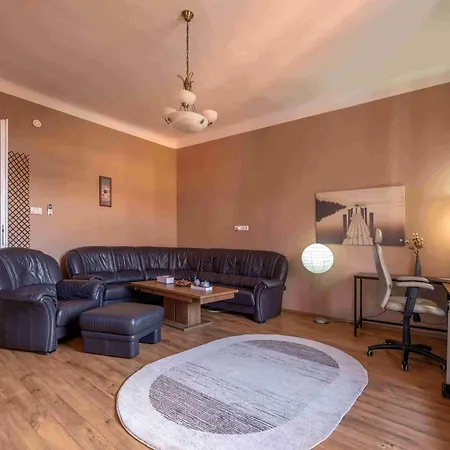 Pinnacle Apartment With Balcony Budapest Extérieur photo